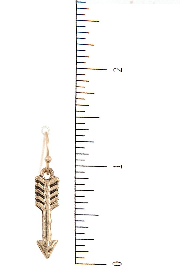 Multi chain arrow pendant necklace set