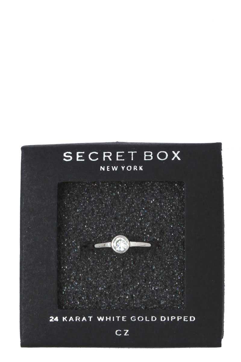Rhinestone ball ended ring