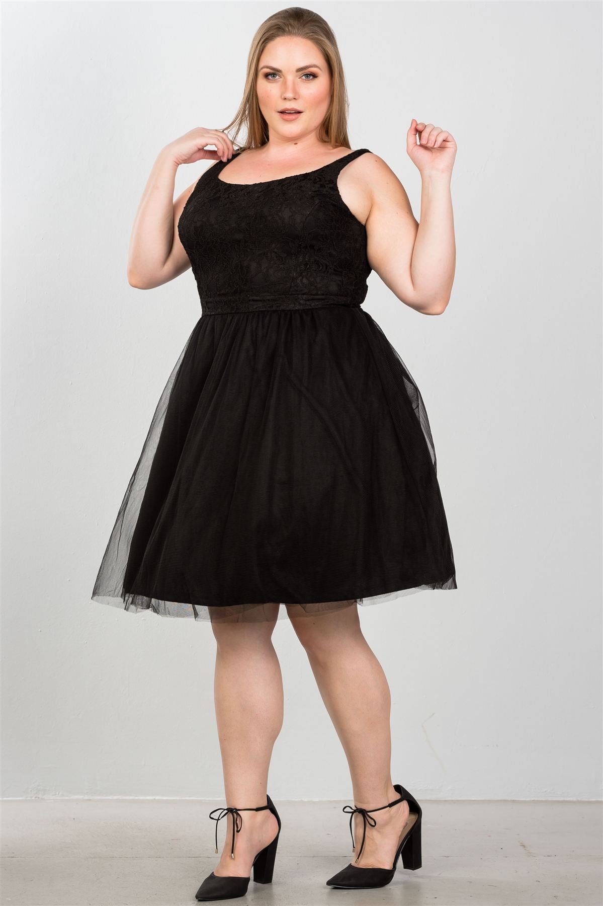 Ladies fashion plus size lace top midi dress with tulle skirt
