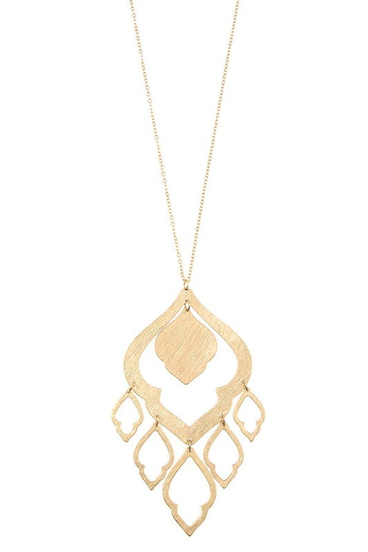 Elongated morocan cut out link pendant necklace