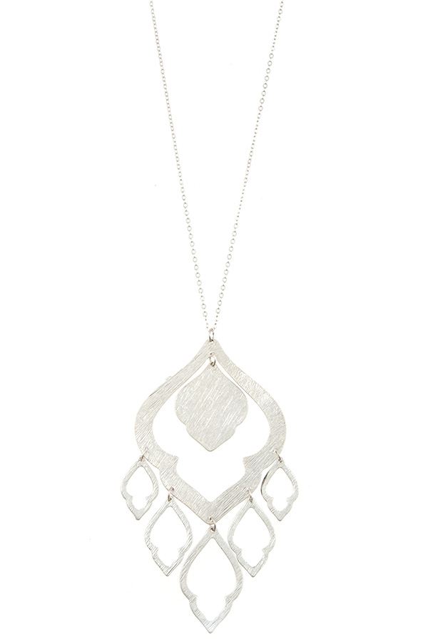 Elongated morocan cut out link pendant necklace