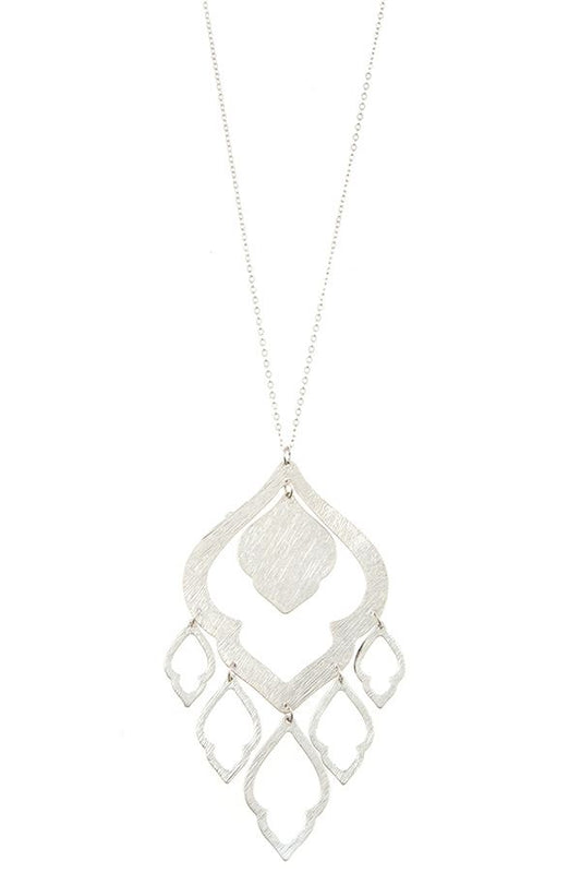 Elongated morocan cut out link pendant necklace