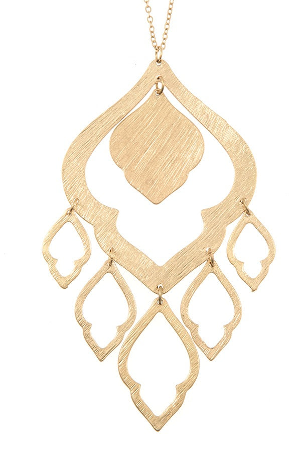 Elongated morocan cut out link pendant necklace