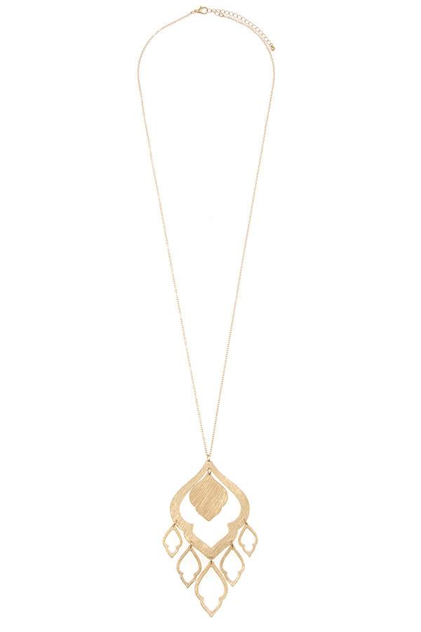 Elongated morocan cut out link pendant necklace
