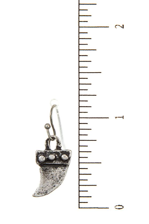 Elongated multi horn pendant necklace set