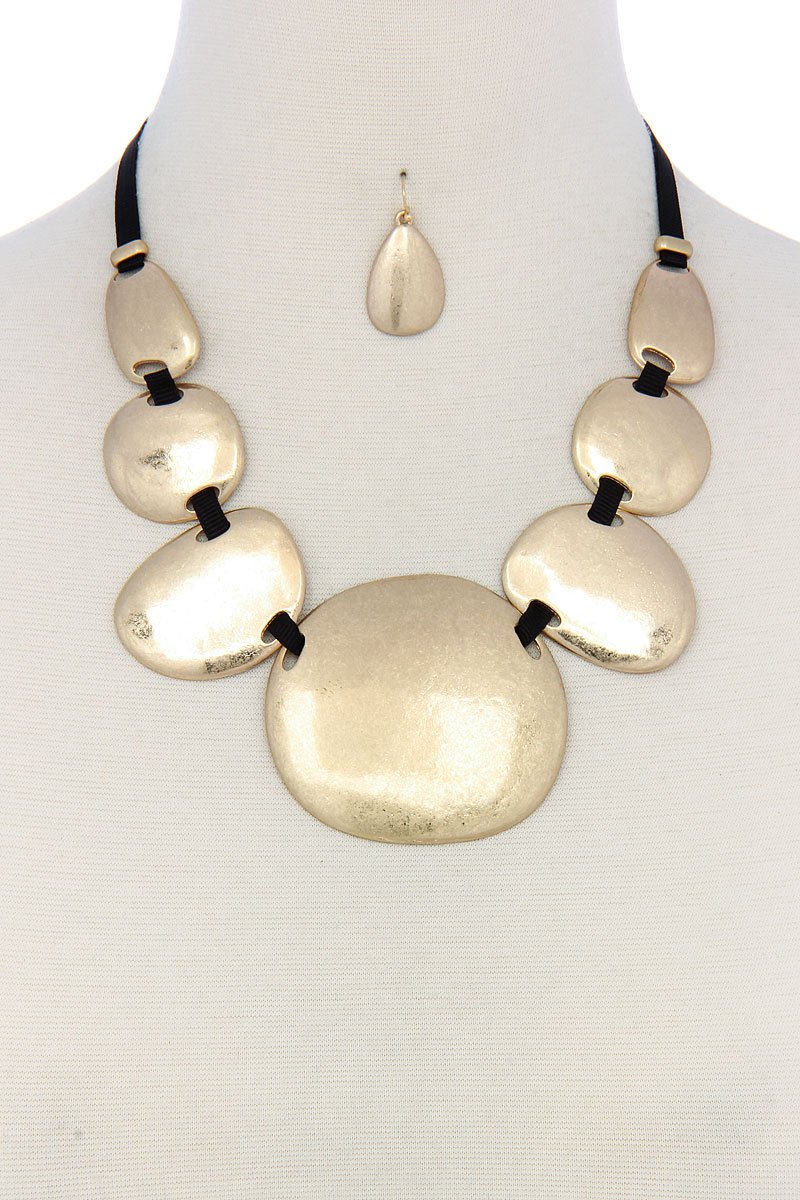 Retro multi pattern chunky necklace and earring set