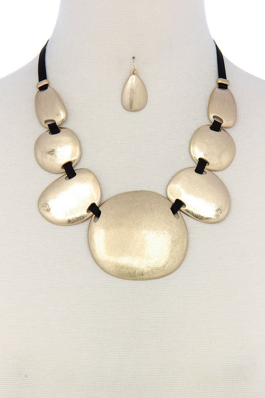 Retro multi pattern chunky necklace and earring set