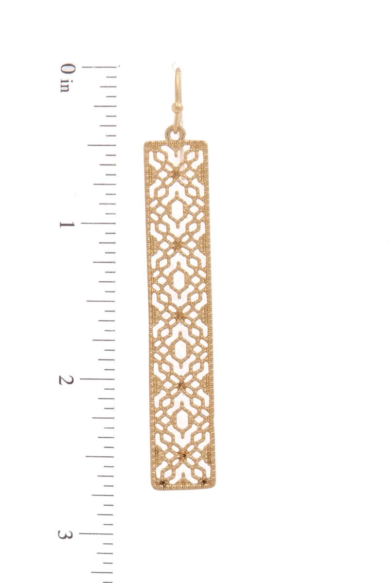 Square fishhook erring