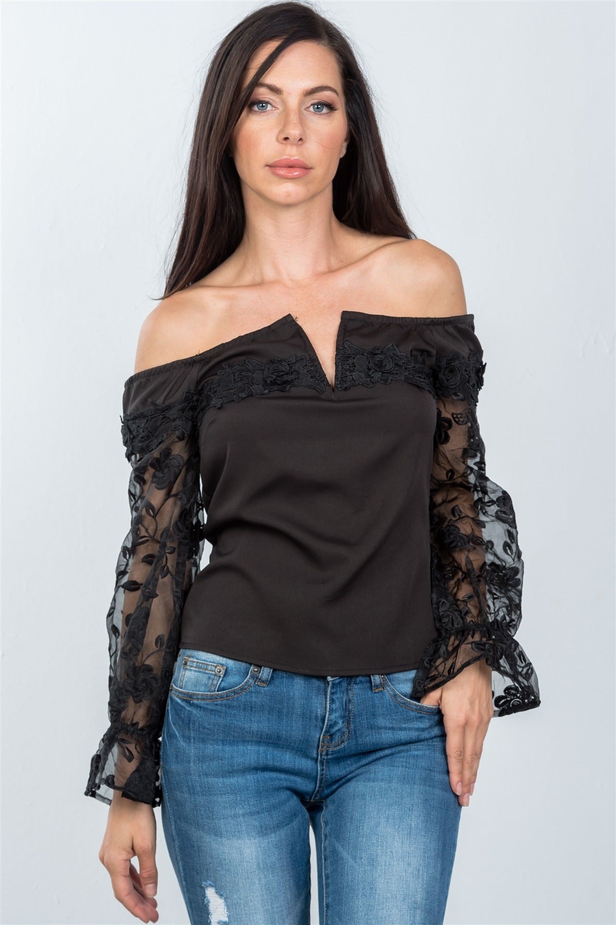 Ladies fashion v-wire off the shoulder floral applique top