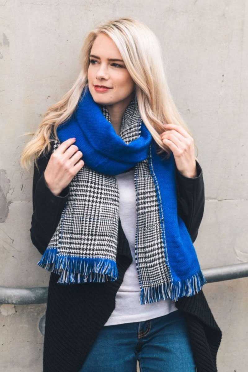 Reversible hounds tooth solid frayed border scarf