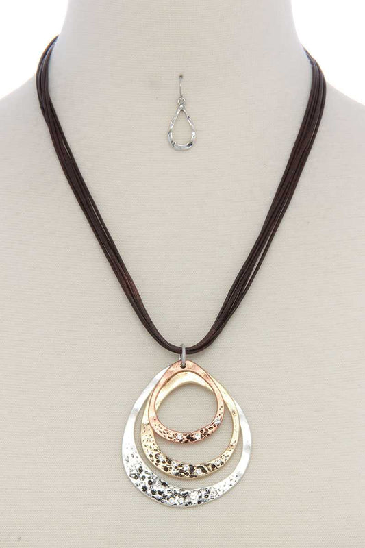 Patina wide tear drop shape pendant short necklace