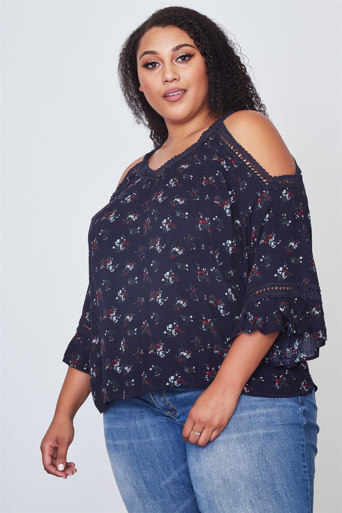 Ladies fashion plus size crochet trim cold shoulder boho top