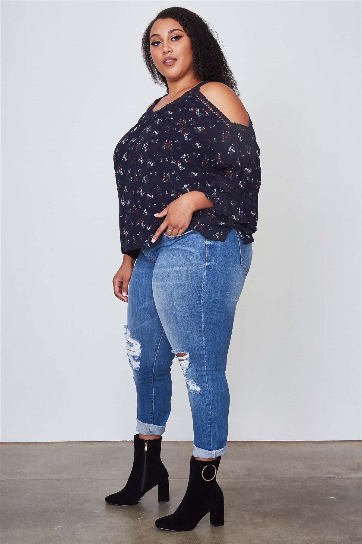 Ladies fashion plus size crochet trim cold shoulder boho top