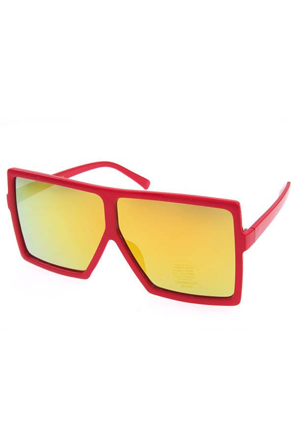 Oversize edge framed fashionable sunglasses