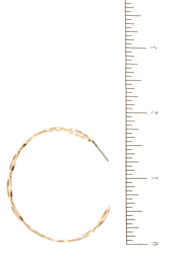 Circle cut out semi hoop earring