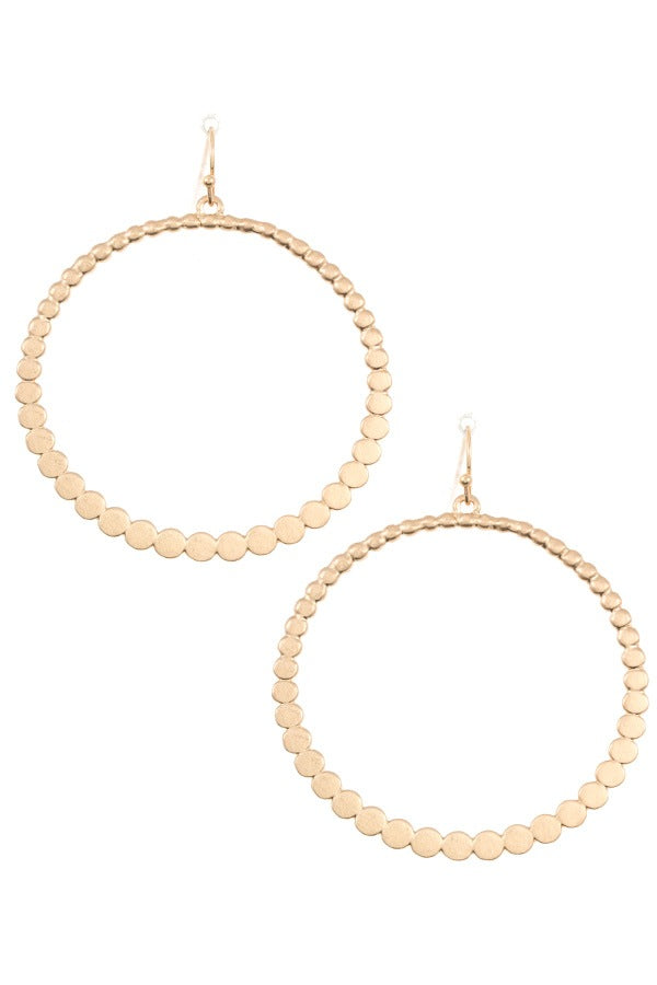Dotted detailed earring