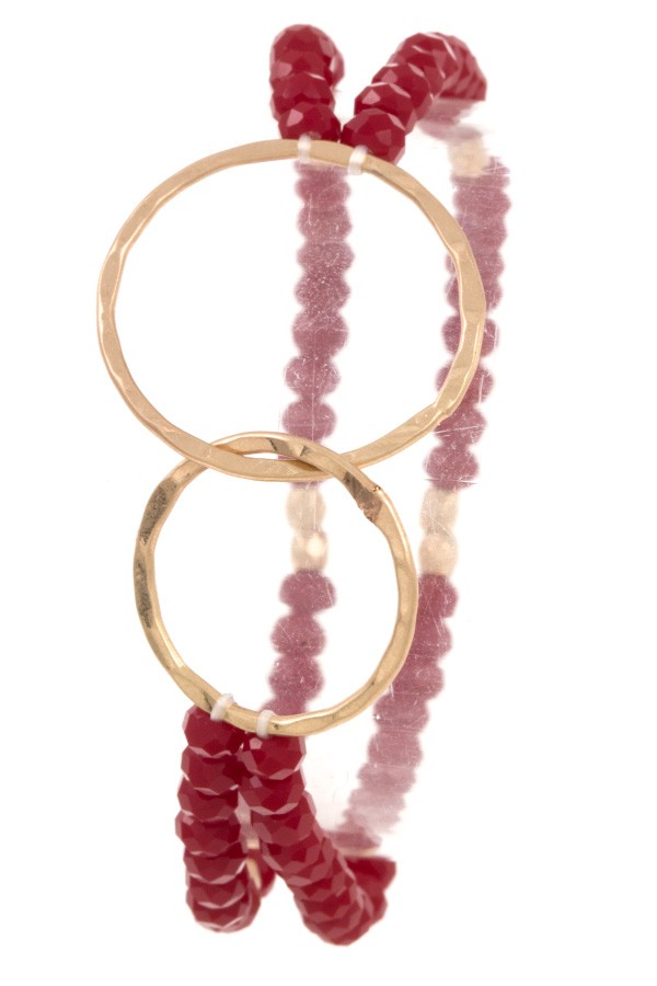 Interlocked circle beaded bracelet