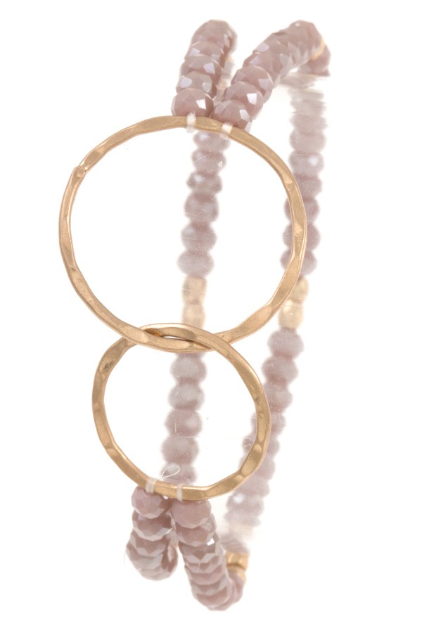 Interlocked circle beaded bracelet