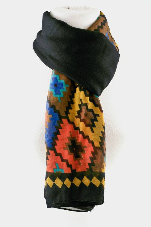 Diamond pattern print scarf