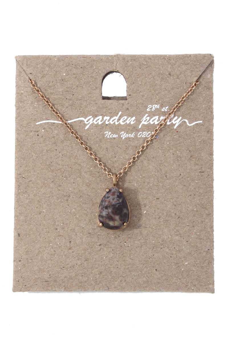 Teardrop shape pendant necklace