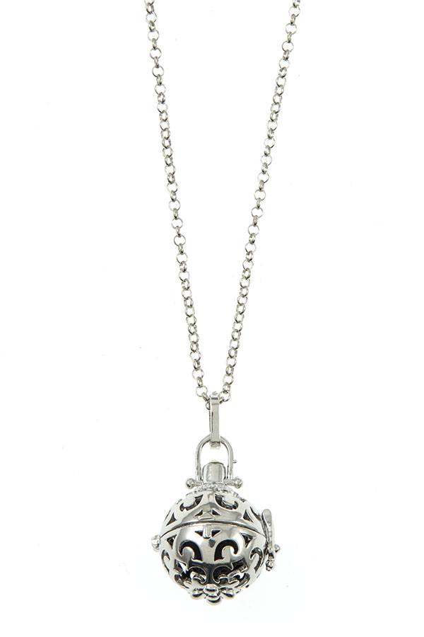 Filigree orb pendant necklace
