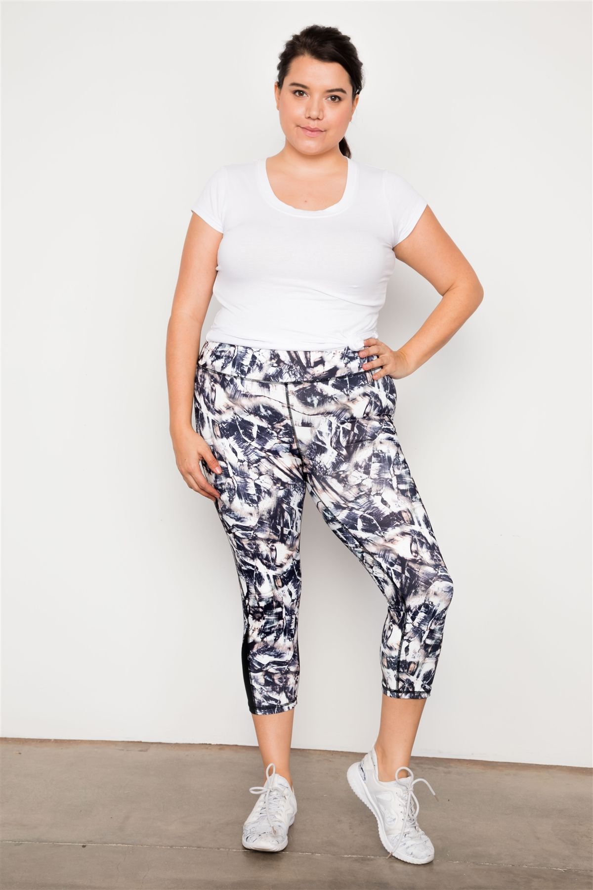 Plus Size Active Athletic Mid Rise Abstract Mesh Leggings