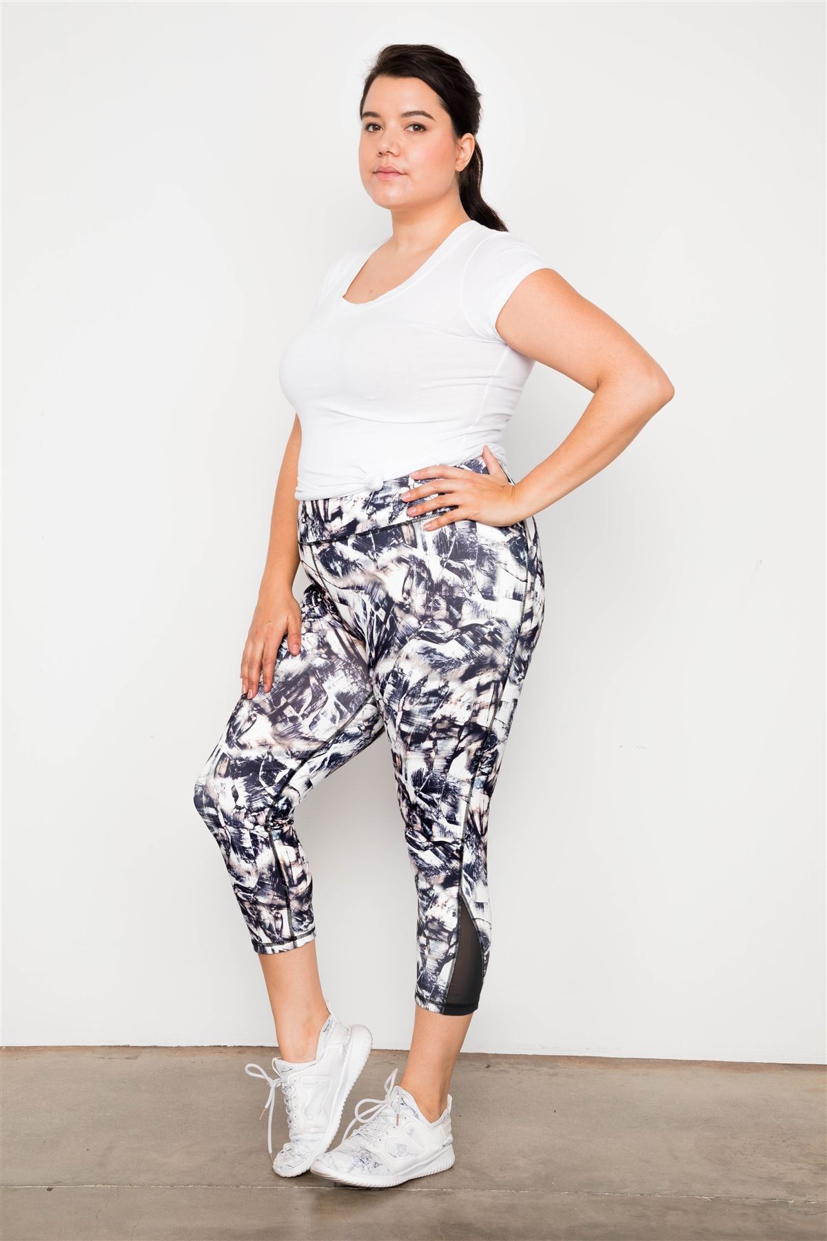 Plus Size Active Athletic Mid Rise Abstract Mesh Leggings
