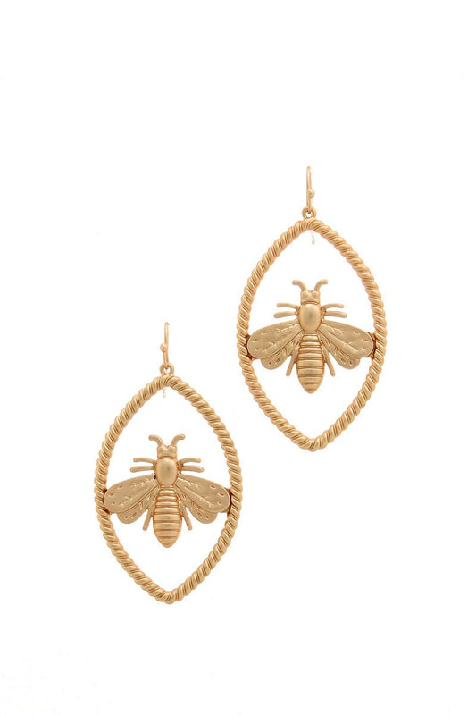 Trendy Bee Oval Earring