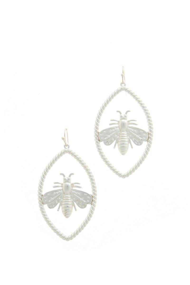 Trendy Bee Oval Earring