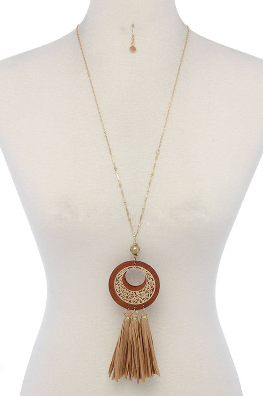 Cutout Circle Raffia Tassel Pendant Necklace