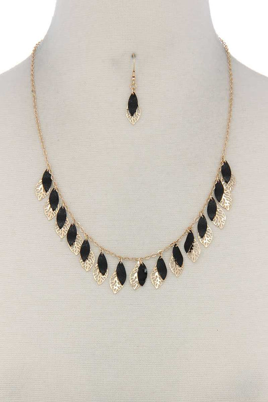 Cut Out Leaf Pointed Oval Shape Dangle Necklace