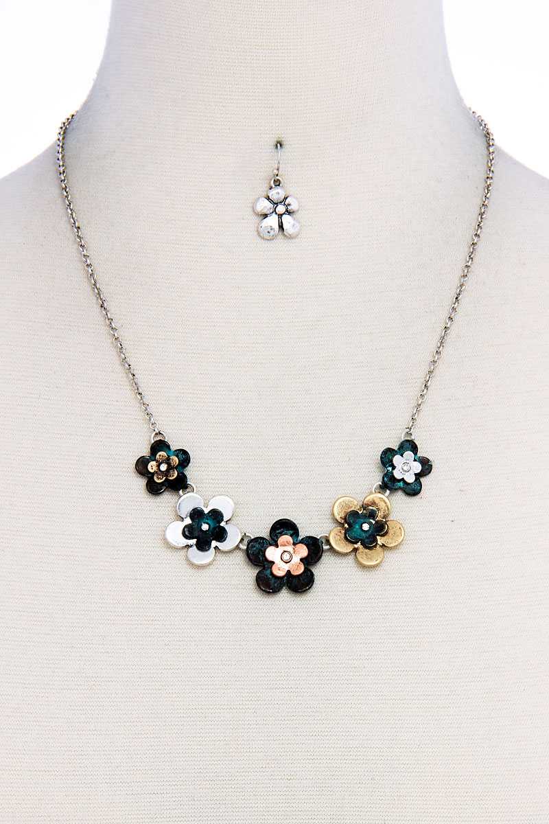Chic Stylish Multi Flower Necklace And Earring Set