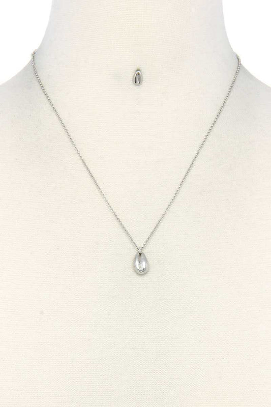 Dainty Cowrie Charm Necklace