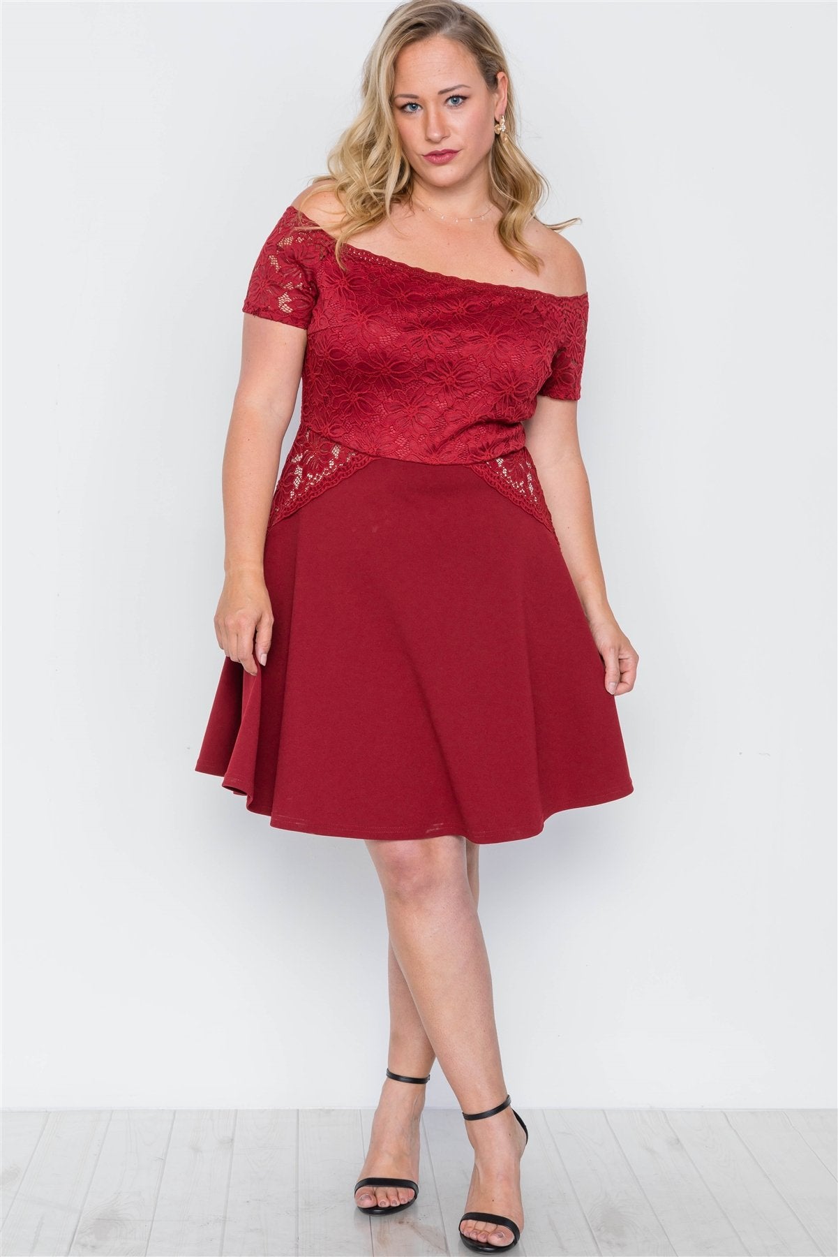 Plus Size Off-the-shoulder Skater Mini Dress