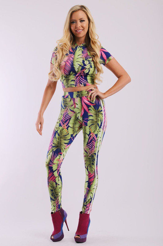 Leaf Print And Striped Side Contrast 2 Pieces Set Includes A Hooded Cropped Top With Short Sleeves And A High Waist Full Leggings