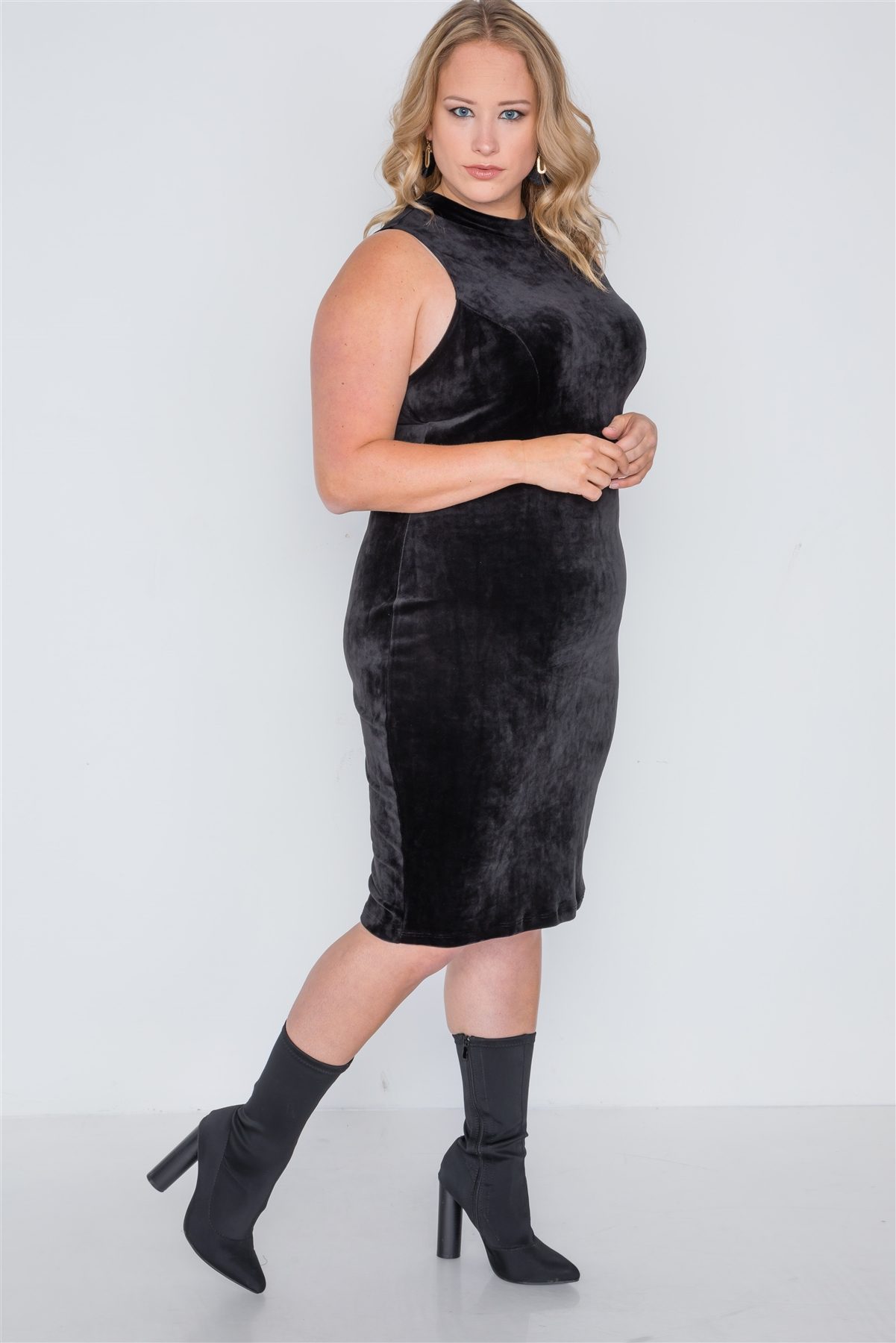 Plus Size Sleeveless Bodycon Soft Midi Dress