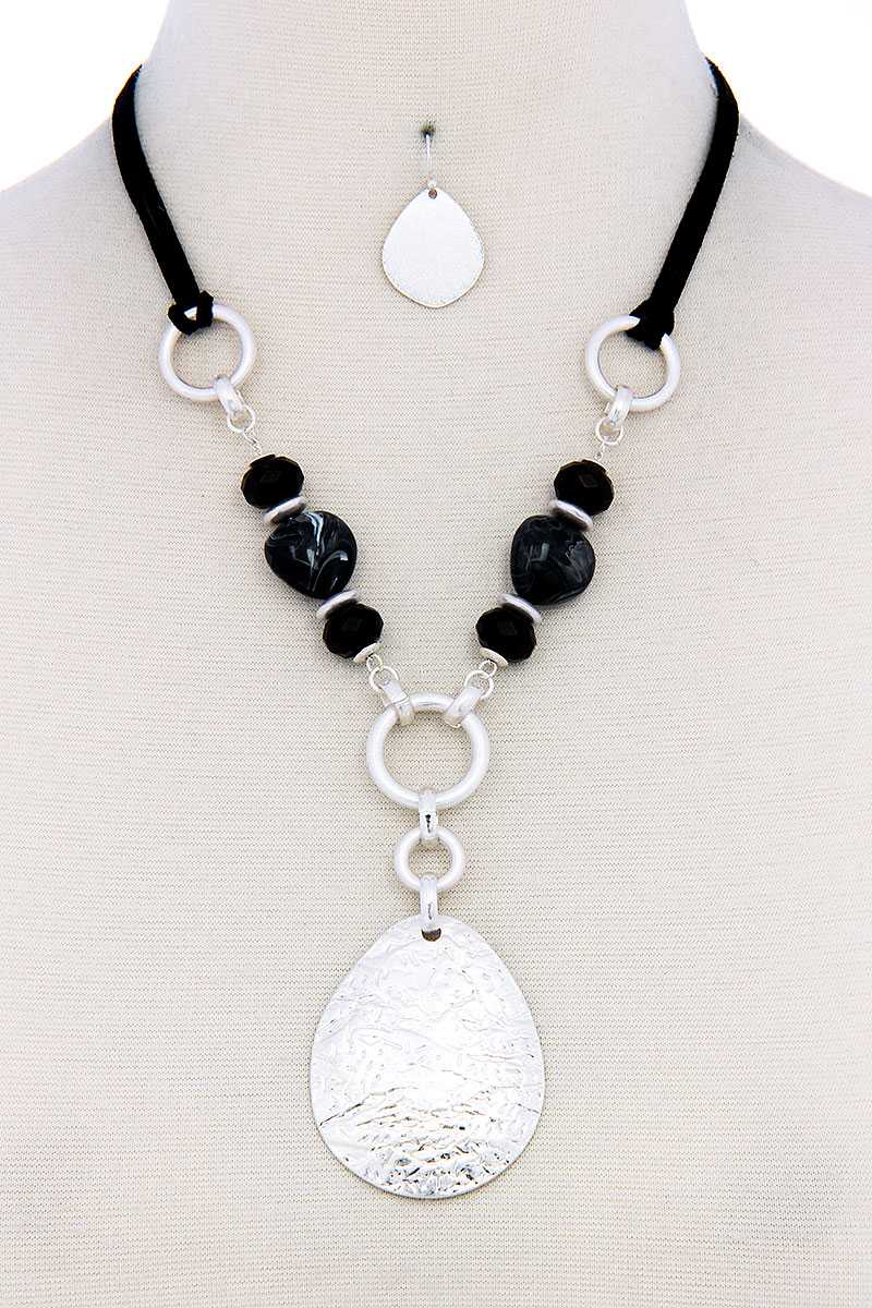 Chic Bead Fashion Pendant Necklace And Earring Set