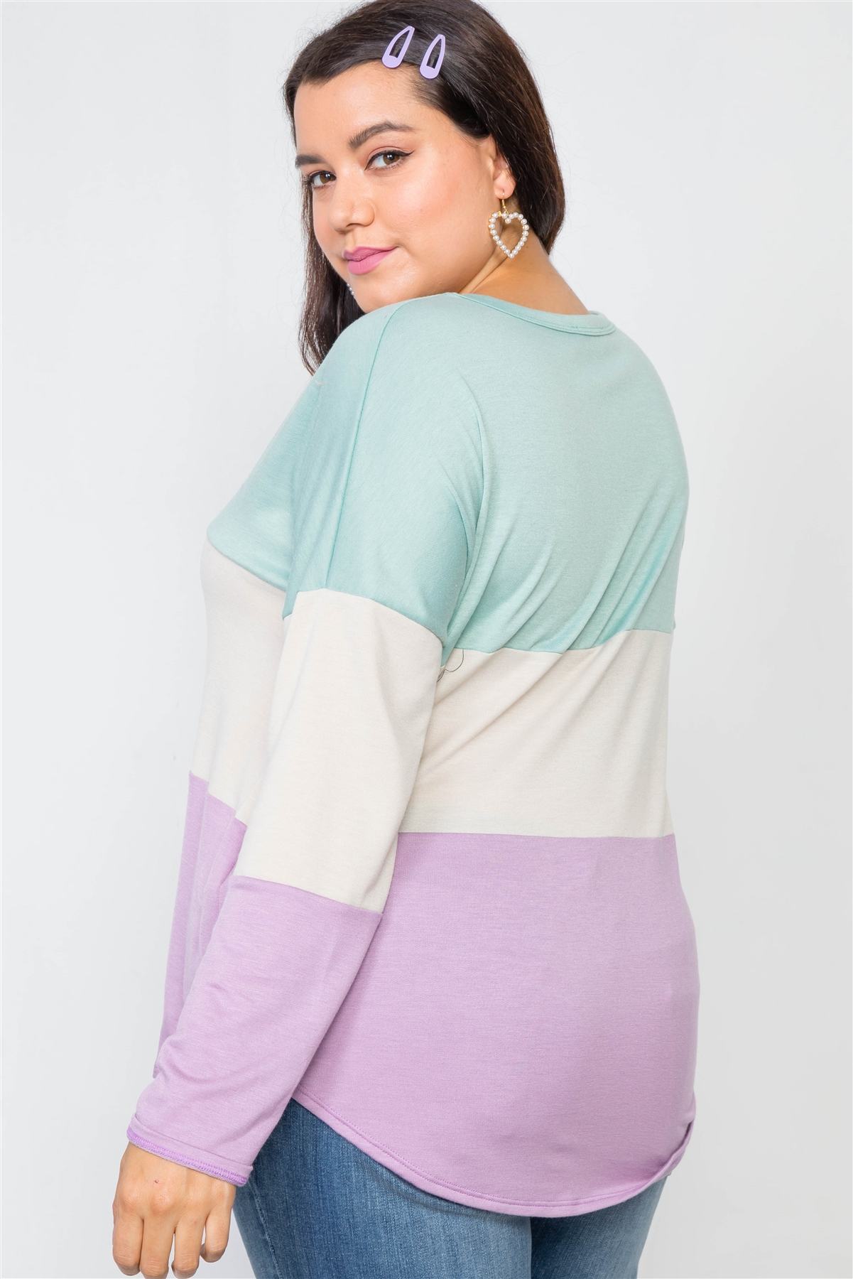 Plus Size Colorblock Soft Knit Top