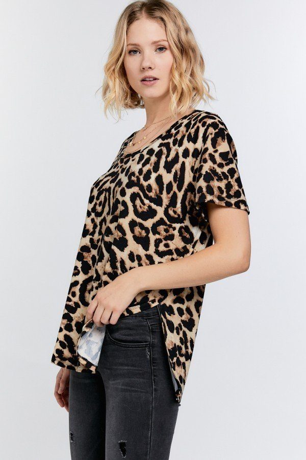 Wild Animal Print Round Neck Short Sleeve Tee