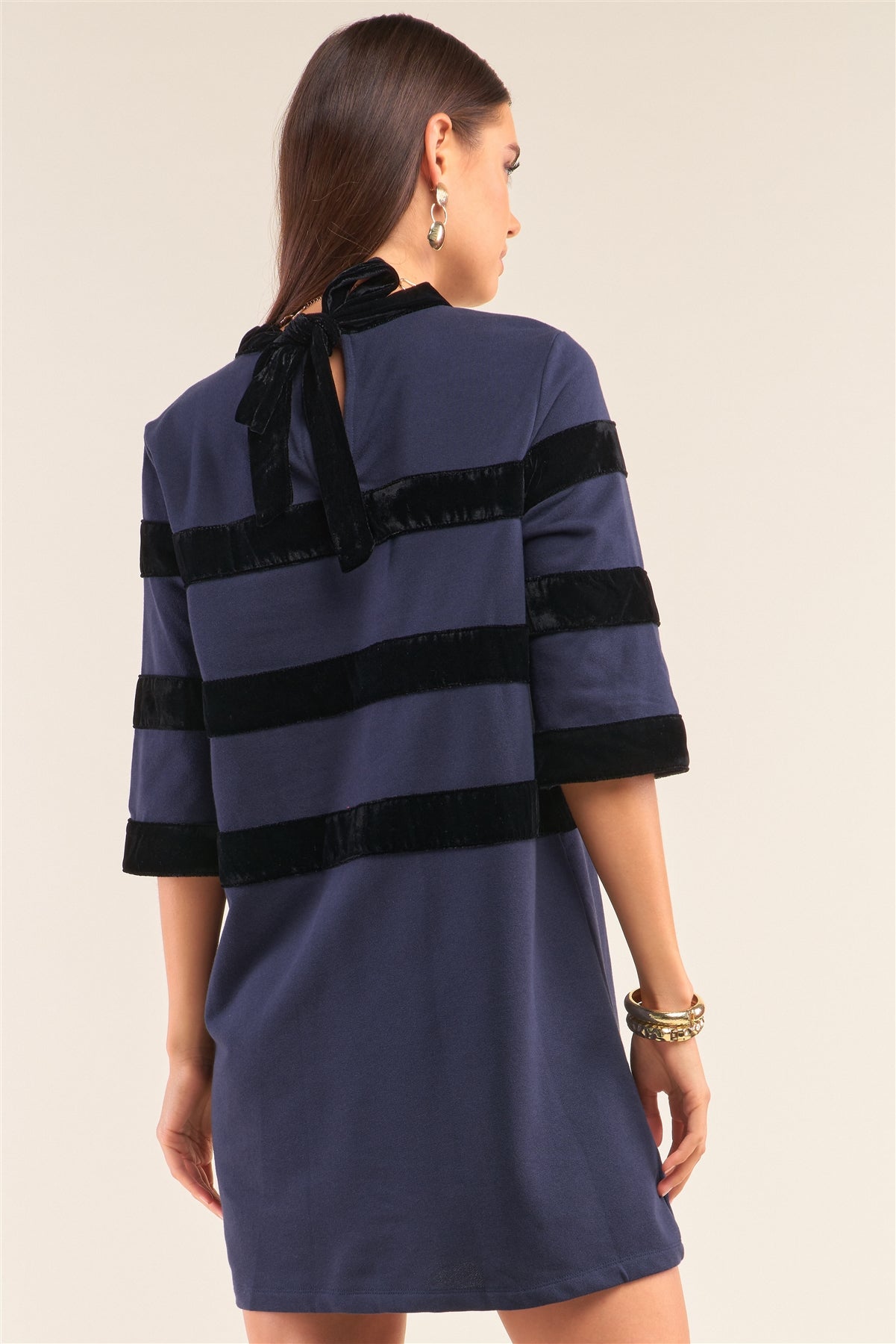 Navy Contrast Velvet Round Neck Open Back Self-tie Keyhole 3/4 Sleeve Mini Dress