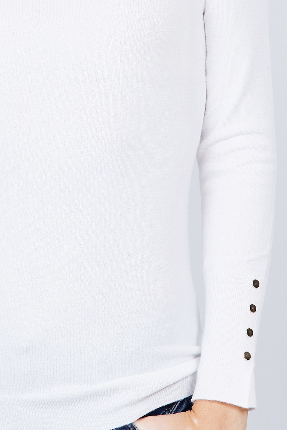 Crew Neck Sweater W/rivet Button