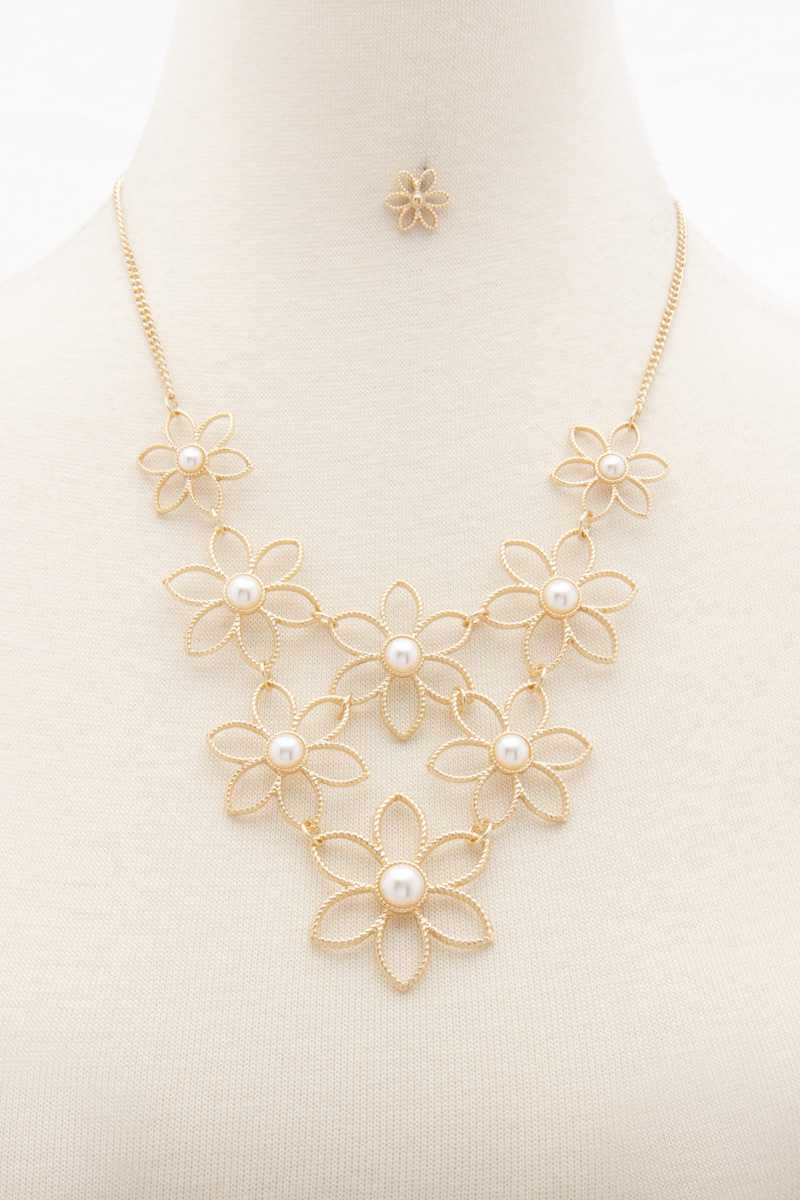 Flower Pearl Bead Necklace