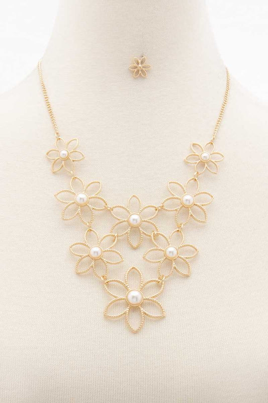 Flower Pearl Bead Necklace