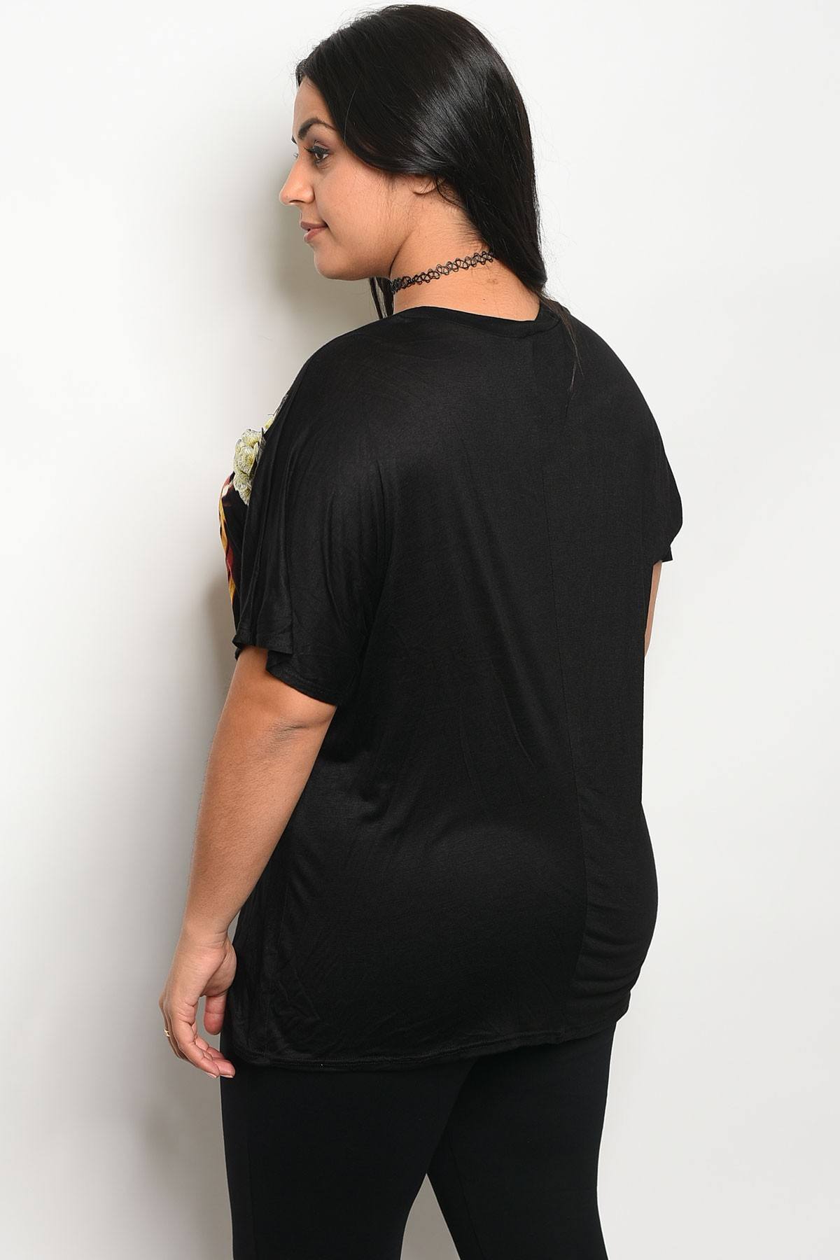 Ladies fashion plus size boyfriend fit graphic print t-shirt with a rounded neckline