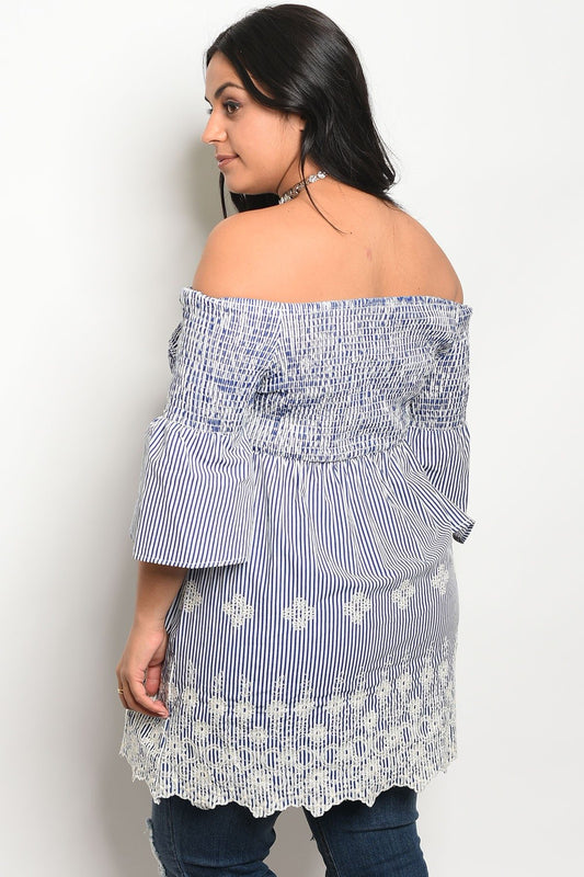 Ladies fashion plus size 3/4 sleeve off the shoulder top with lace details